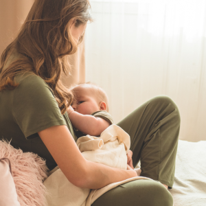 Khi mắc cảm lạnh sau sinh mẹ cần nghỉ ngơi