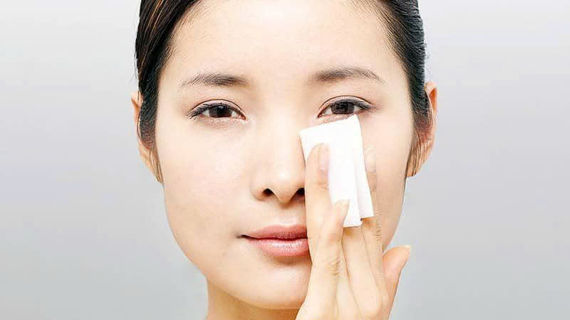 Vì sao da đổ dầu, bít tắc lỗ chân lông sau sinh bị năng hơn?